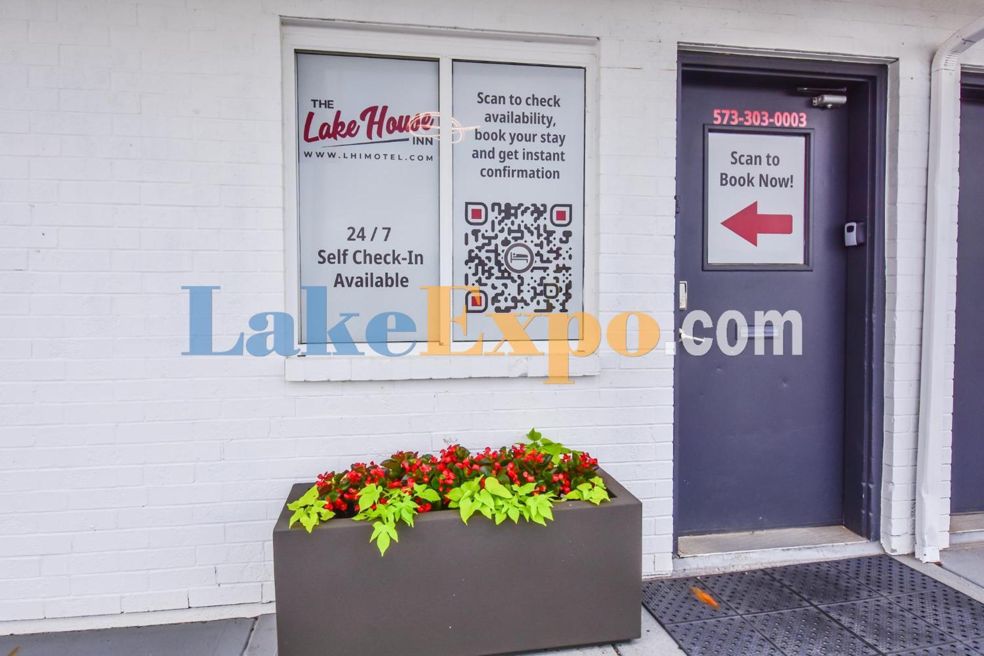The Lake House Inn Laurie Buitenkant foto