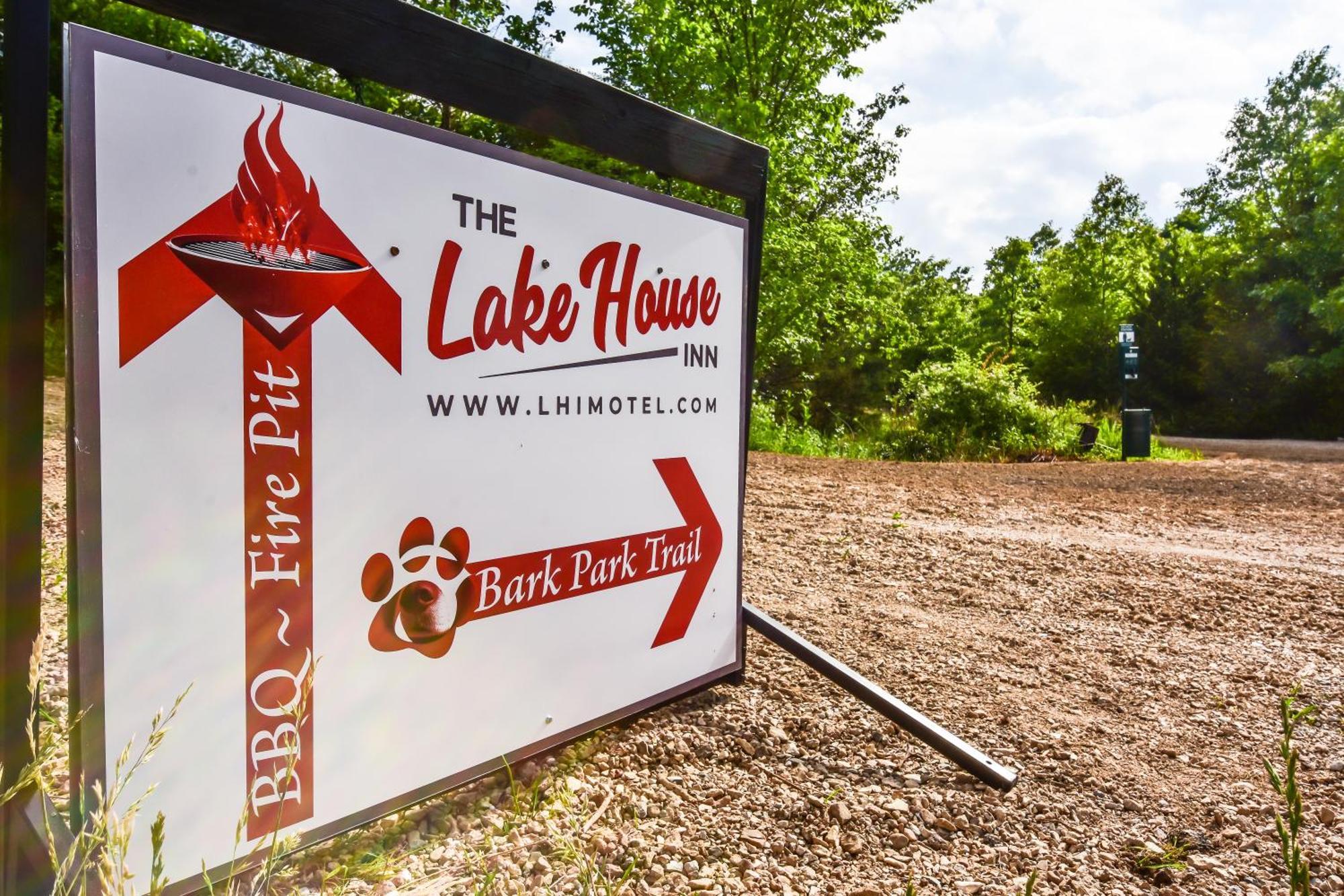 The Lake House Inn Laurie Buitenkant foto