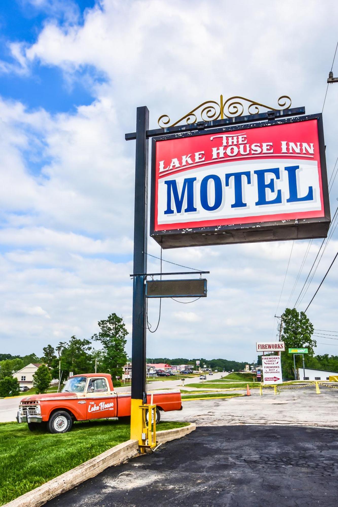 The Lake House Inn Laurie Buitenkant foto